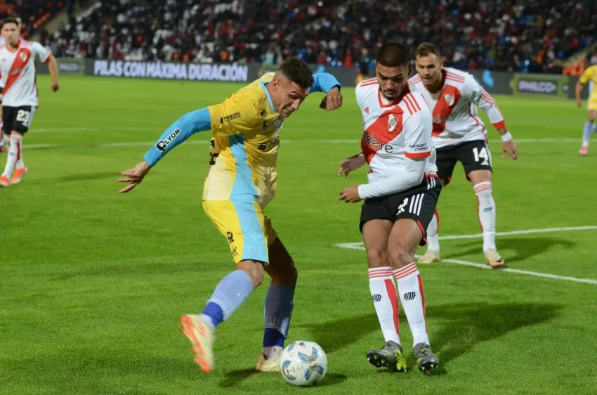 River se durmió en el último minuto y quedó eliminado por penales ante Temperley