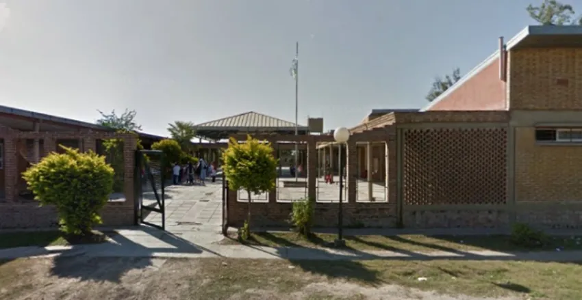 Una docente fue agredida en una escuela de Saenz Peña: intentaron apuñalarla y le arrojaron un frasco germinador